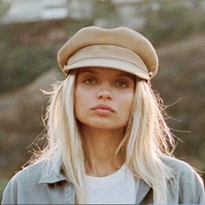 NWT Free People Lack of Color “Lola” Taupe Suede Lieutenant hat